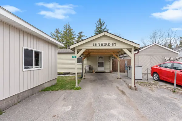 18 Third ST, Kawartha Lakes, ON K0M 1L0