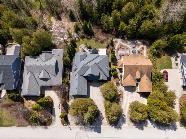 237 Summerhill RD, Saugeen Shores, ON N0H 2L0