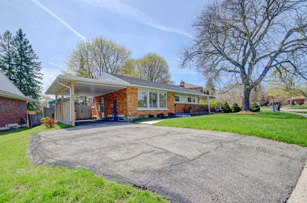 549 Dunbar RD, Kitchener, ON N2M 2X1