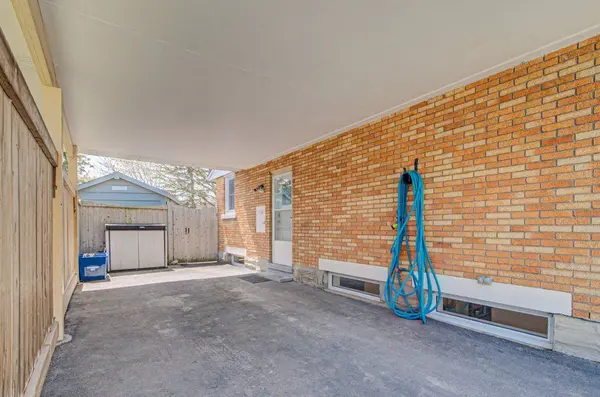 549 Dunbar RD, Kitchener, ON N2M 2X1