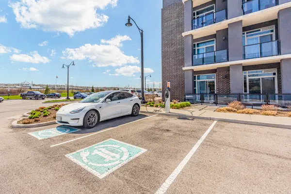 16 Concord PL #639, Grimsby, ON L3M 0J1