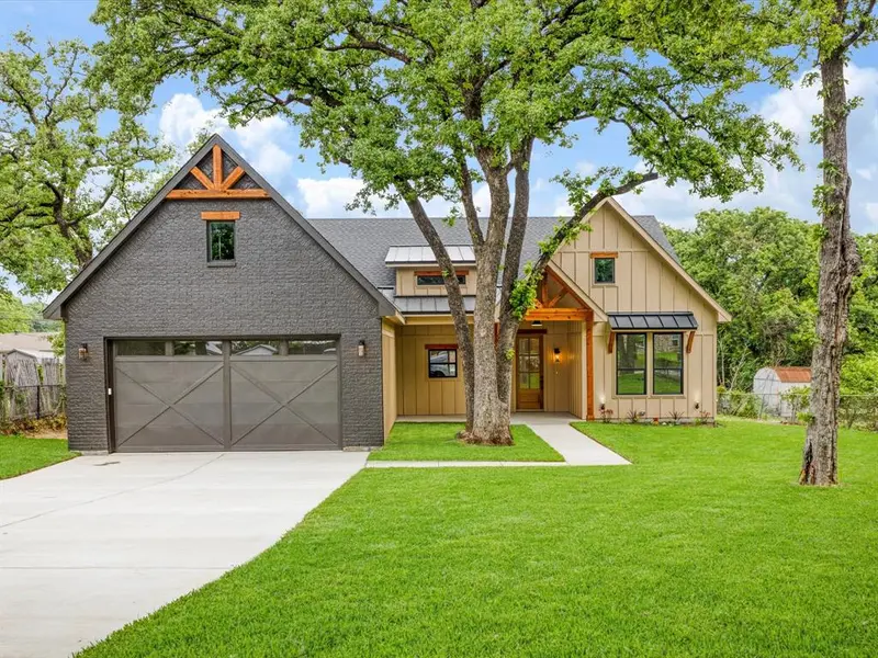 314 W Mistletoe Drive, Kennedale, TX 76060