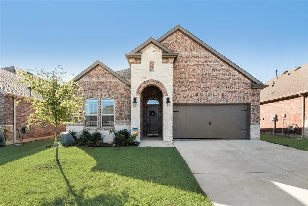 2911 Shetland Drive, Aubrey, TX 76227