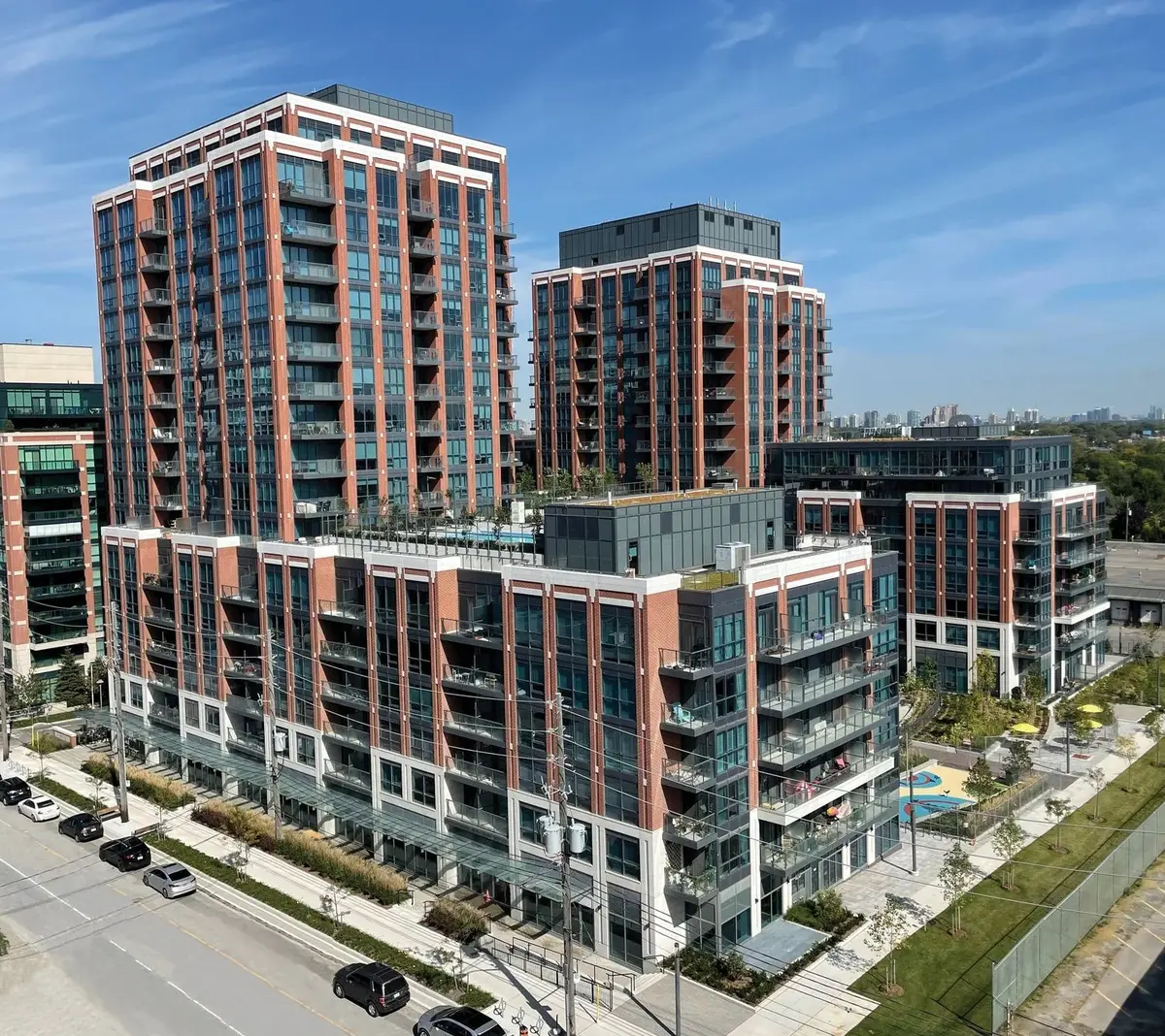 31 Tippett RD #252, Toronto C06, ON M3H 0C8