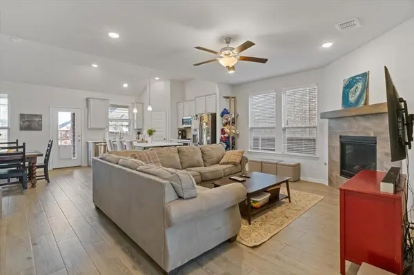 125 Kirwin Drive, Fort Worth, TX 76131