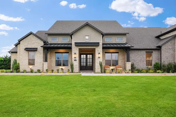 305 Chapel View Court, Heath, TX 75032