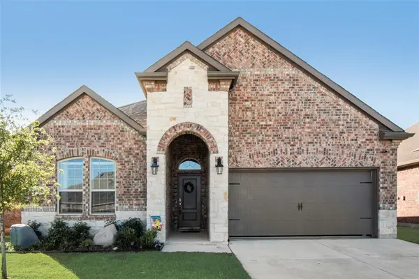 2911 Shetland Drive, Aubrey, TX 76227