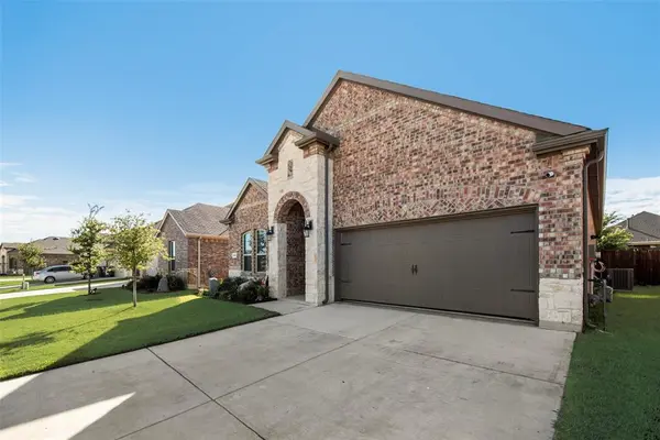 2911 Shetland Drive, Aubrey, TX 76227