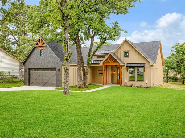 314 W Mistletoe Drive, Kennedale, TX 76060