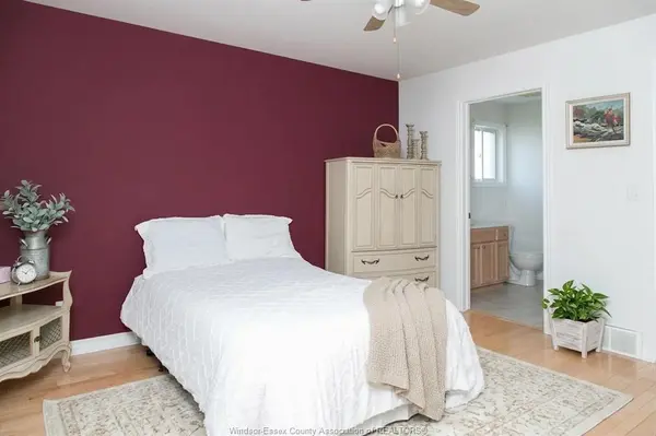 8 Sand Pebble Crescent, Kingsville, ON N9Y 4B3