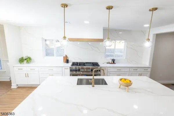 13 Sycamore Way, Warren Twp., NJ 07059