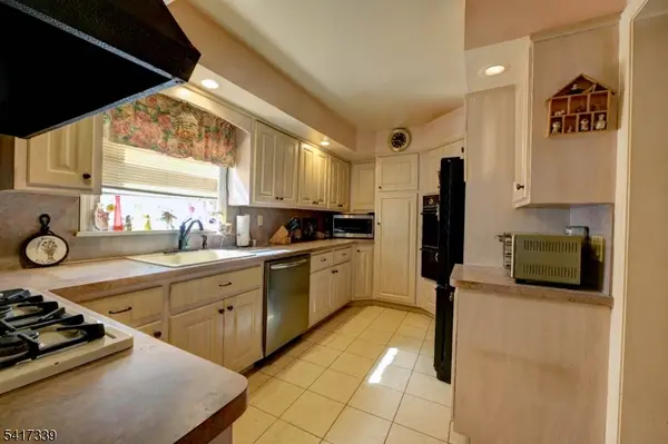 274 Gaston Ave, Garfield City, NJ 07026