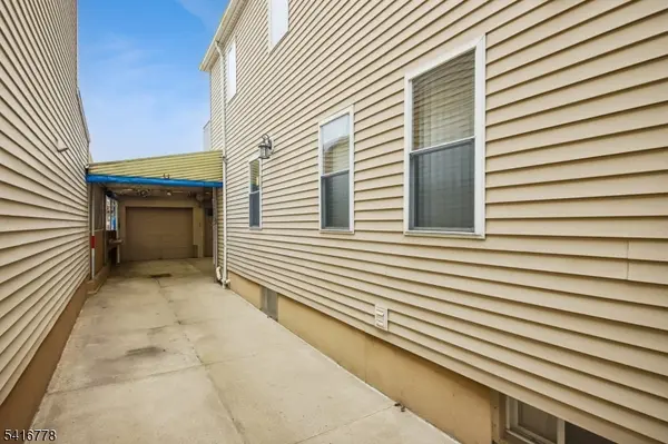 63 Waydell St, Newark City, NJ 07105