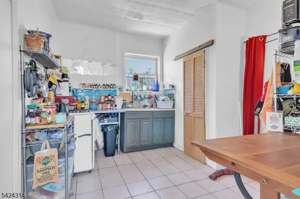 61 Victoria Ave, Newark City, NJ 07104