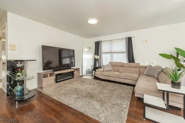 543-545 Livingston St, Elizabeth City, NJ 07206