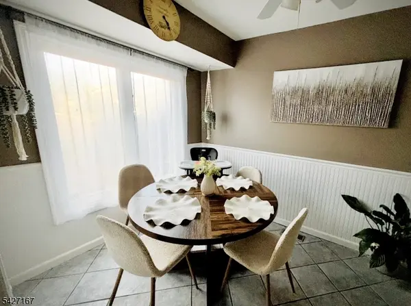 4 Peach Court, Raritan Twp., NJ 08822