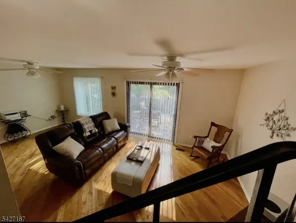 4 Peach Court, Raritan Twp., NJ 08822