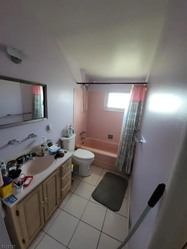 139 Throckmorton Ln, Old Bridge Twp., NJ 08857