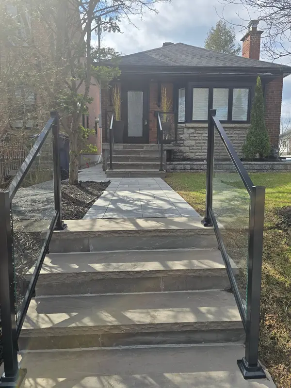 199 Glengarry AVE, Toronto C04, ON M5M 1E1