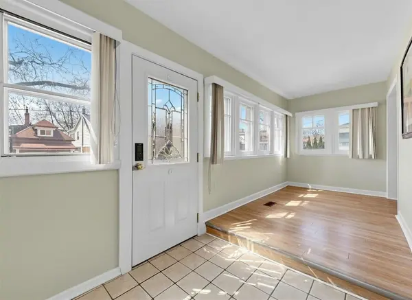 31 Blandford ST, Toronto C03, ON M6E 3A6