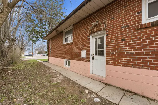 116 Shaftesbury ST #B1-Bsmt, Toronto C06, ON M3H 5L9