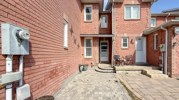 32 Weekes DR, Ajax, ON L1T 3T2