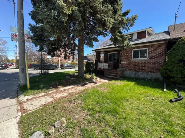 93 Oak Park AVE #Upper, Toronto E03, ON M4C 4M5