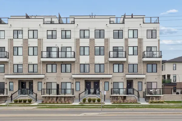 1695 Dersan ST #206, Pickering, ON L1X 0S9