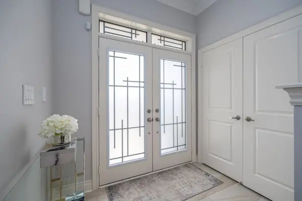 103 Cayton CRES, Bradford West Gwillimbury, ON L3Z 0V9