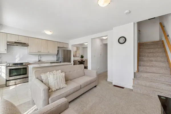 39 Kodiak TER, Barrie, ON L9J 0J4