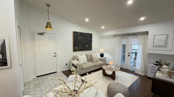 2075 Appleby Line #408, Burlington, ON L7L 7H3