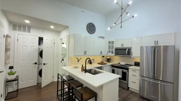 2075 Appleby Line #408, Burlington, ON L7L 7H3