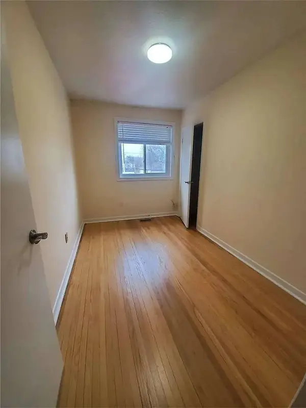 125 Mcmurchy AVE S, Brampton, ON L6Y 1Z1