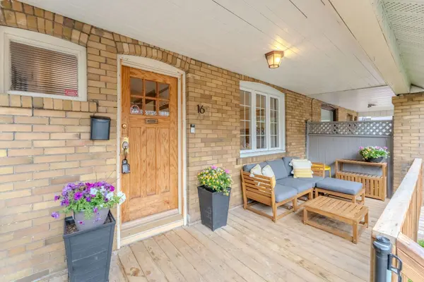 16 Howick AVE, Toronto W03, ON M6N 1M8