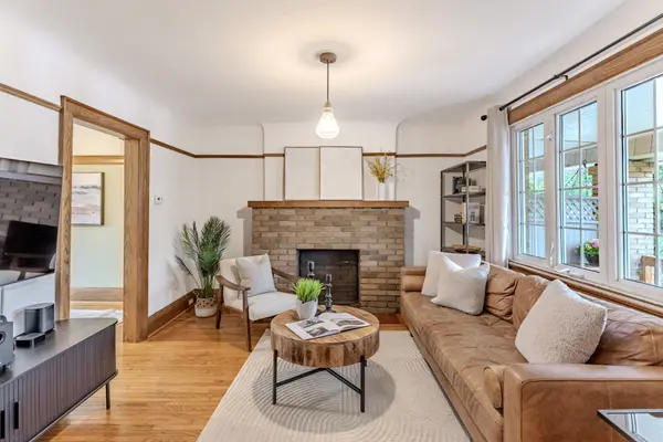 16 Howick AVE, Toronto W03, ON M6N 1M8