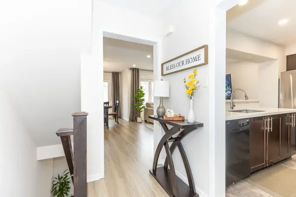 935 Nadalin HTS, Milton, ON L9T 8R2