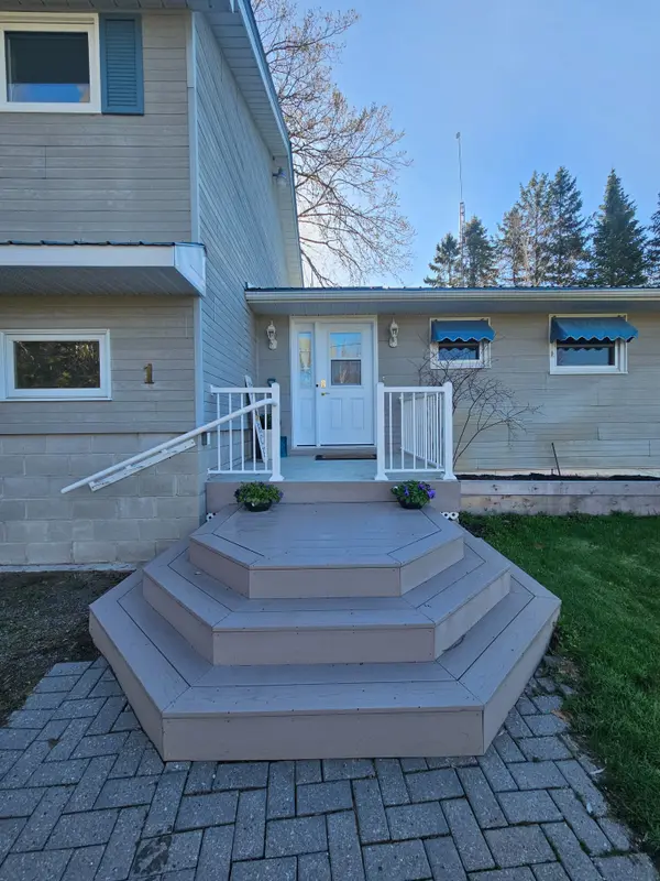 1 Beatrice DR, Kawartha Lakes, ON K0M 1N0