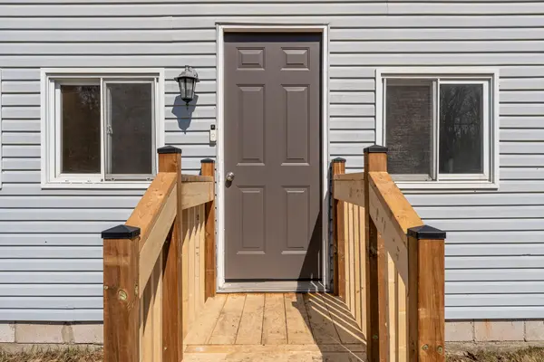 584 Ford RD, Montague, ON K7A 4S4