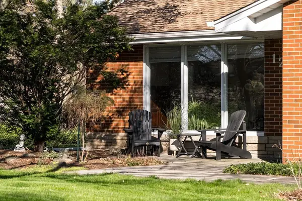 129 Oneida BLVD, Hamilton, ON L9G 3C7