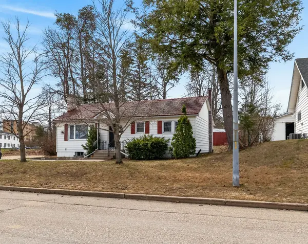 12 Alder CRES, Deep River, ON K0J 1P0