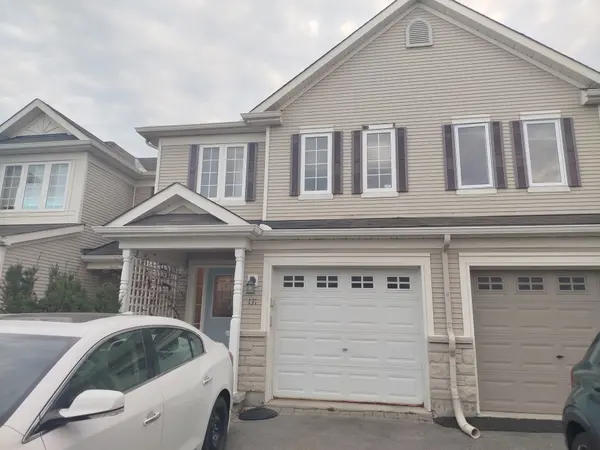 131 Braddock Private, Barrhaven, ON K2J 0E6