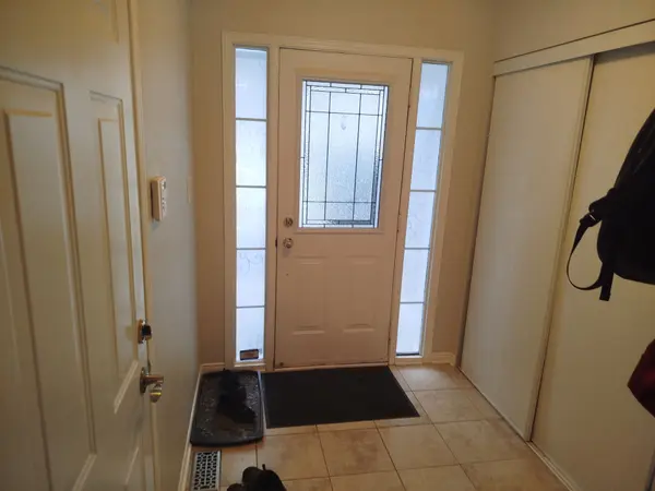 131 Braddock Private, Barrhaven, ON K2J 0E6