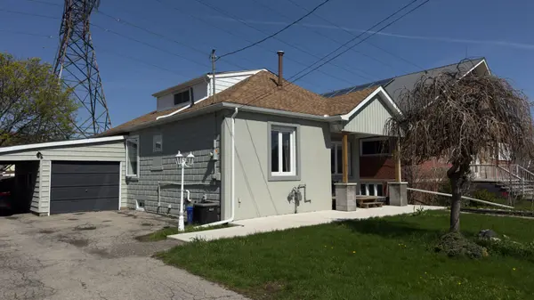 520 Cochrane RD #Middle Room, Hamilton, ON L8K 3H5