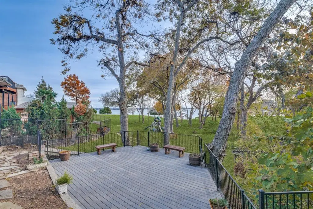 8810 Edgelake Trail, Rowlett, TX 75088