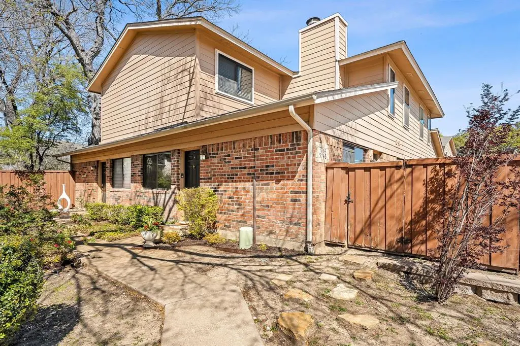 5744 Cedar Creek Drive, Benbrook, TX 76109