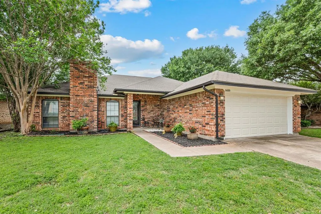 6616 High Lawn Terrace, Watauga, TX 76148