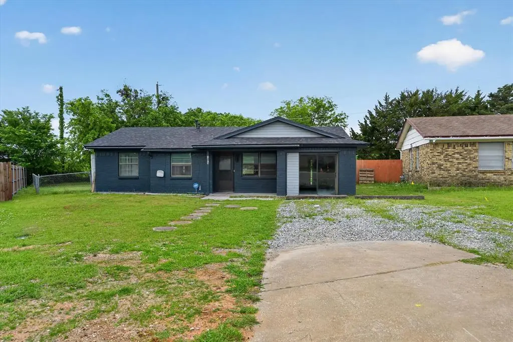 1220 Mckinney Street, Van Alstyne, TX 75495