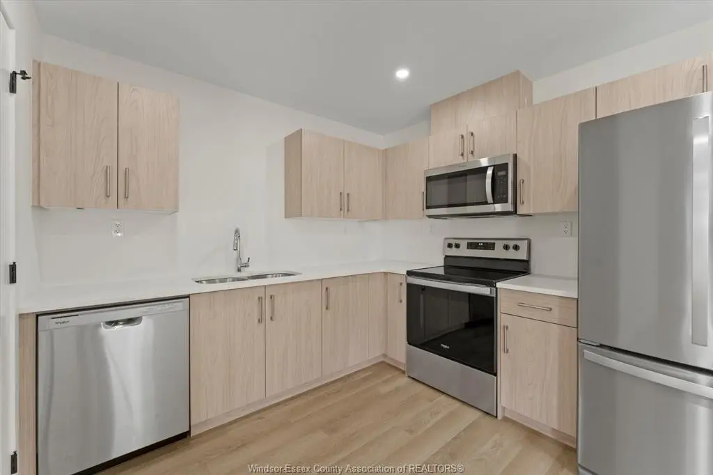 2471-1 FRONT Road, Lasalle, ON N9J 2C5