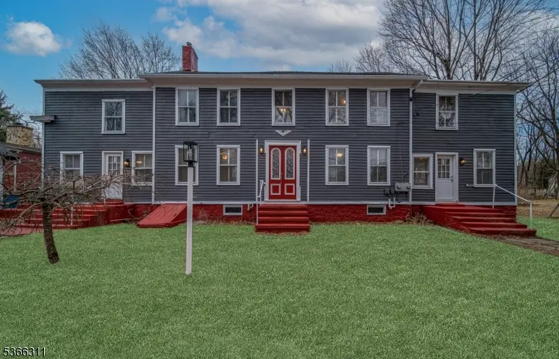 21 First St, Califon Boro, NJ 07830