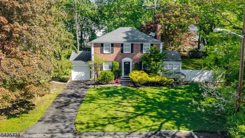 12 Louise Ln, Tenafly Boro, NJ 07670